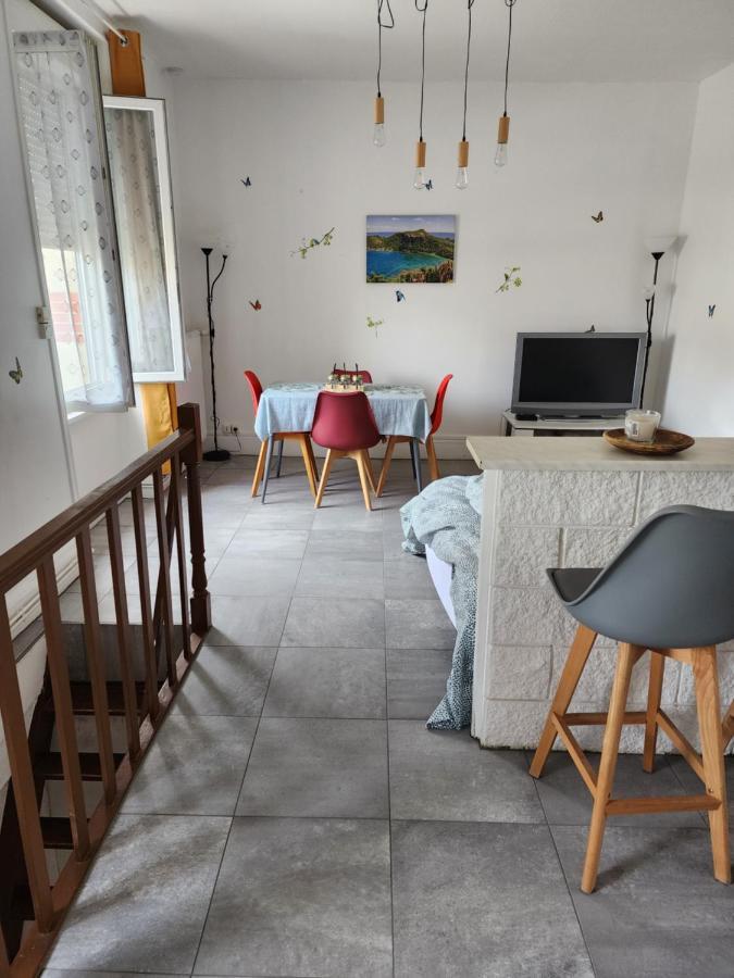 Appartement Duplex F2 Tout Confort Proche Centre Ville Avec Parking Gratuit Монлюсон Экстерьер фото