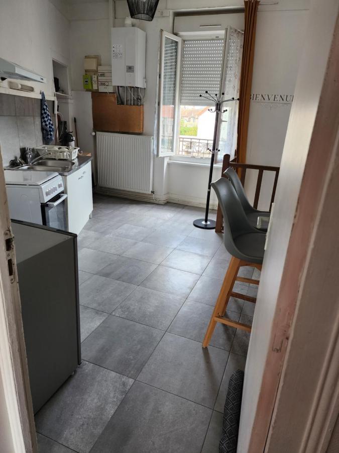 Appartement Duplex F2 Tout Confort Proche Centre Ville Avec Parking Gratuit Монлюсон Экстерьер фото